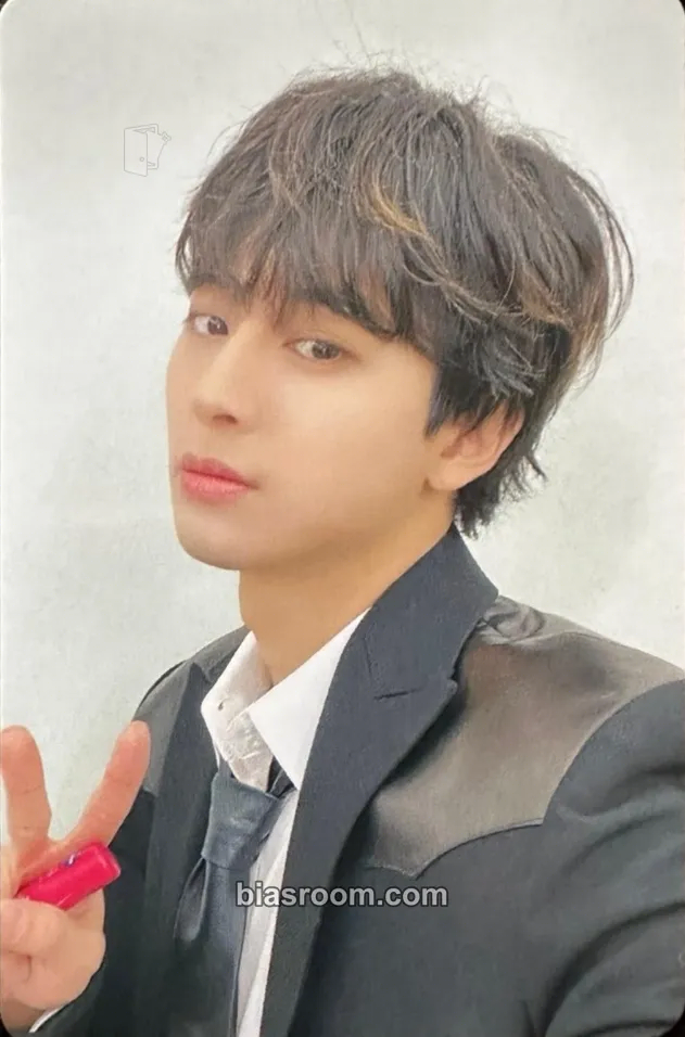Song iKON WORLD TOUR TAKEOFF (2023) Photocard - iKON - iKON K-pop photocard