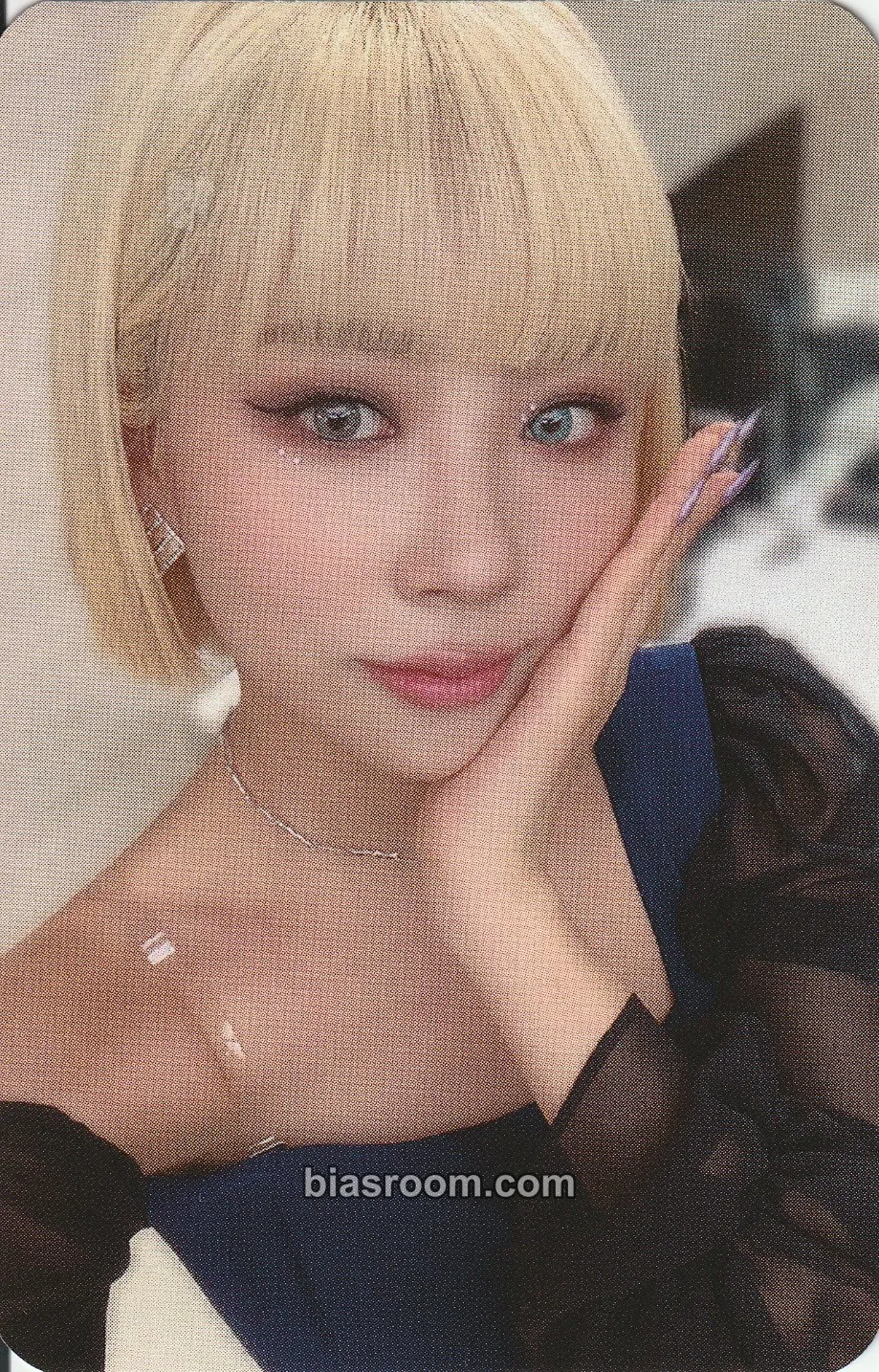 Dosie INTO VIOLET Photocard - PURPLE KISS - PURPLE KISS K-pop photocard