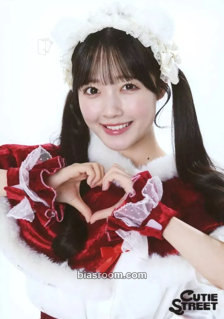 Emiru Kawamoto 5 Photo Set - 2024 Christmas Costume Edition - Photocard - Cutie Street - Cutie Street K-pop photocard