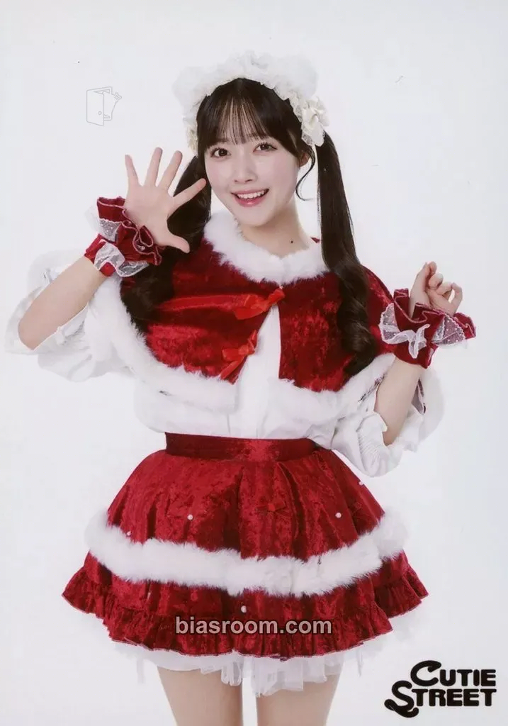 Emiru Kawamoto 5 Photo Set - 2024 Christmas Costume Edition - Photocard - Cutie Street - Cutie Street K-pop photocard