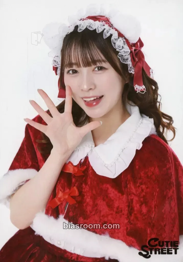 Miyu Umeda 5 Photo Set - 2024 Christmas Costume Edition - Photocard - Cutie Street - Cutie Street K-pop photocard