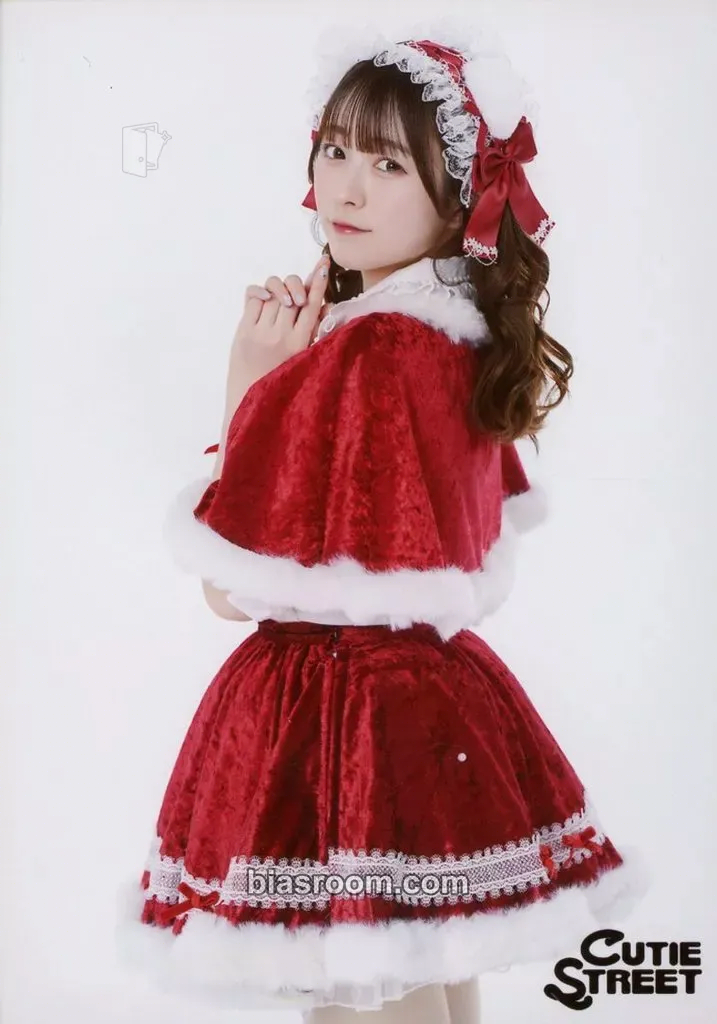 Miyu Umeda 5 Photo Set - 2024 Christmas Costume Edition - Photocard - Cutie Street - Cutie Street K-pop photocard