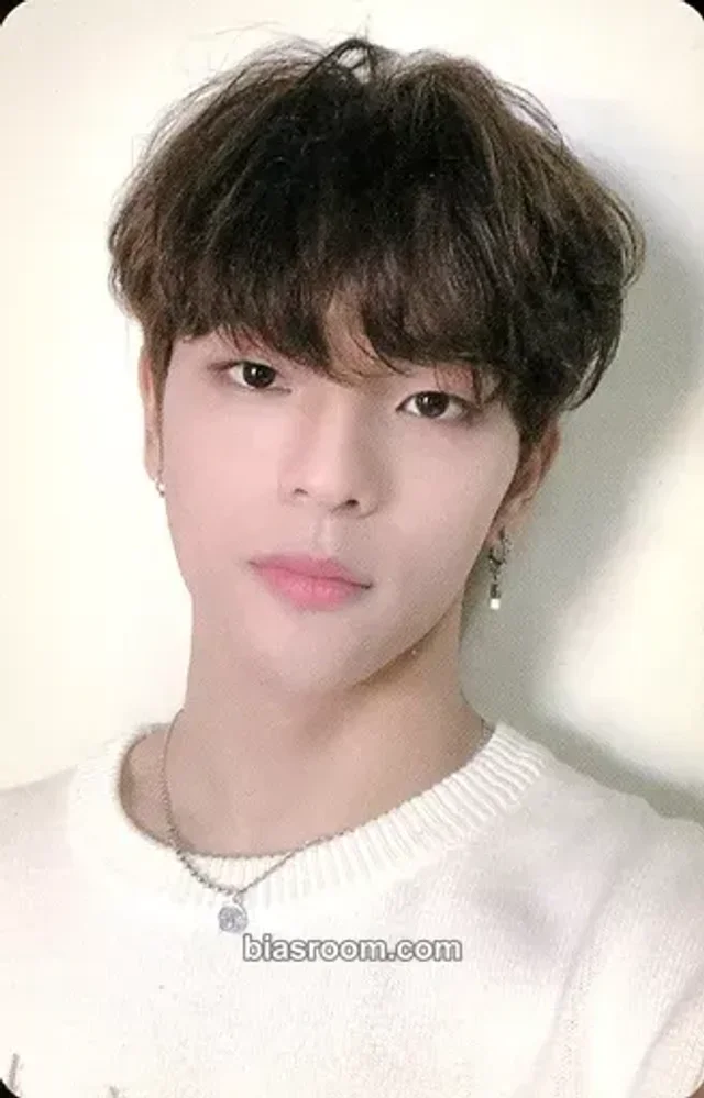 Kim Woojin Stray Kids Clé 2 : Yellow Wood K-pop photocard