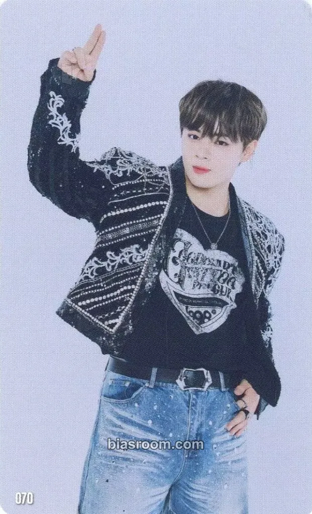 Shion Tsurubo JO1DER SHOW 2024-2025 ’WHEREVER WE ARE’ Photocard - JO1 - JO1 K-pop photocard