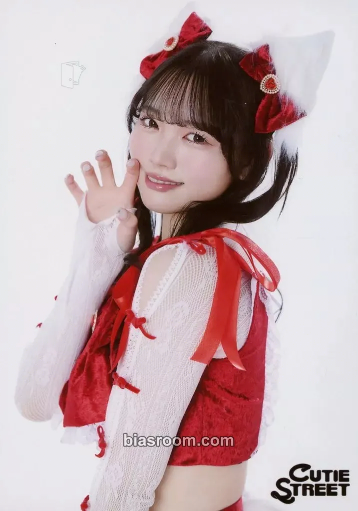 Nagisa Manabe 5 Photo Set - 2024 Christmas Costume Edition - Photocard - Cutie Street - Cutie Street K-pop photocard