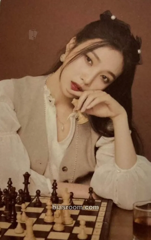 Joy 2022 Season's Greetings Photocard - Red Velvet - Red Velvet K-pop photocard