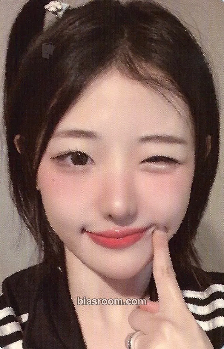 Hina Manito Photocard - QWER - QWER K-pop photocard