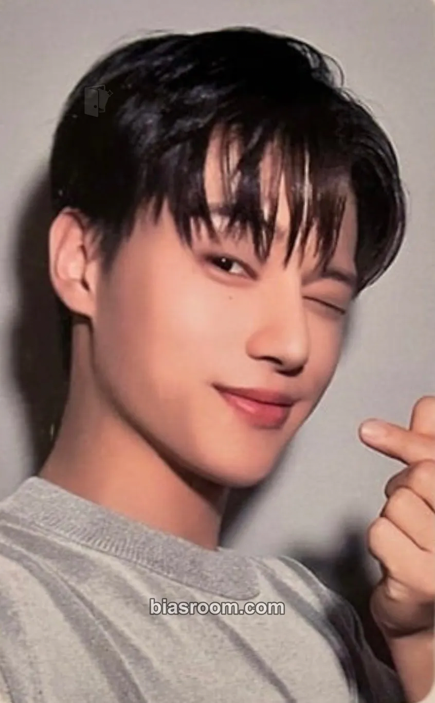 Wooyoung GOLDEN HOUR : Part.1 Photocard - ATEEZ - ATEEZ K-pop photocard