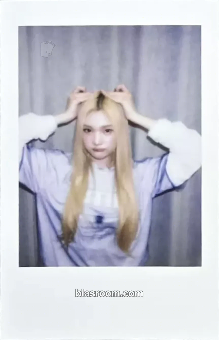 Juun The Chase Photocard - Hearts2Hearts - Hearts2Hearts K-pop photocard