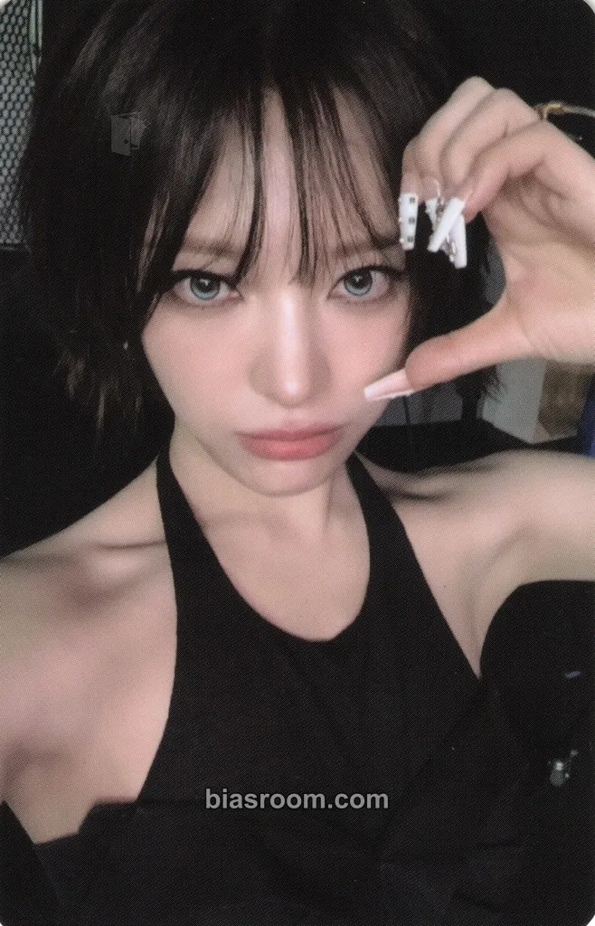 Moon Sua The Collective Soul and Unconscious: Chapter Two Photocard - Billlie - Billlie K-pop photocard