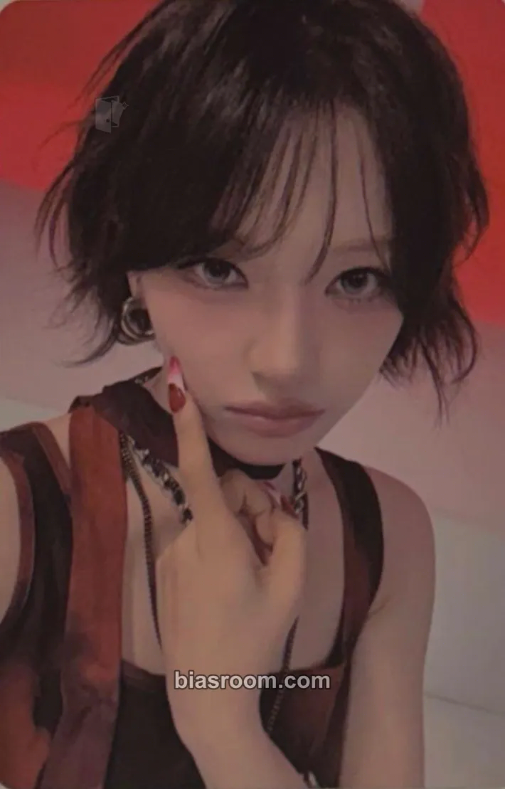 Moon Sua The Collective Soul and Unconscious: Chapter Two Photocard - Billlie - Billlie K-pop photocard