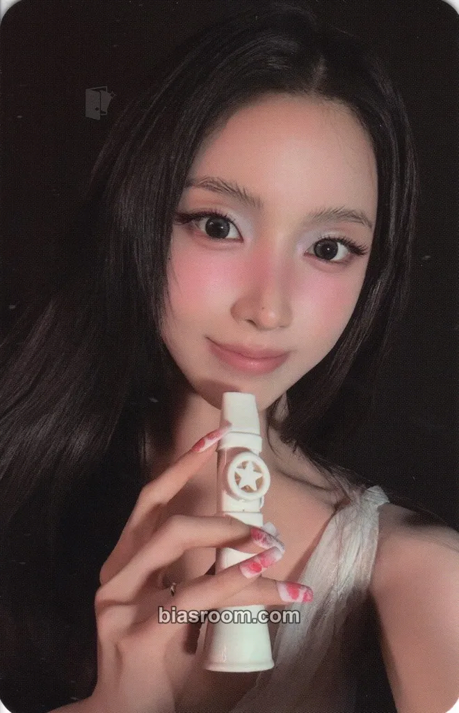 Jiwoo Heavy Serenade Photocard - NMIXX - NMIXX K-pop photocard