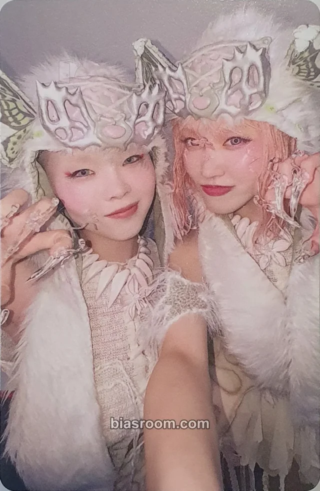 XG - CHISA & COCONA - AWE Album pob (pre-order benefit) xg official shop unit photocard