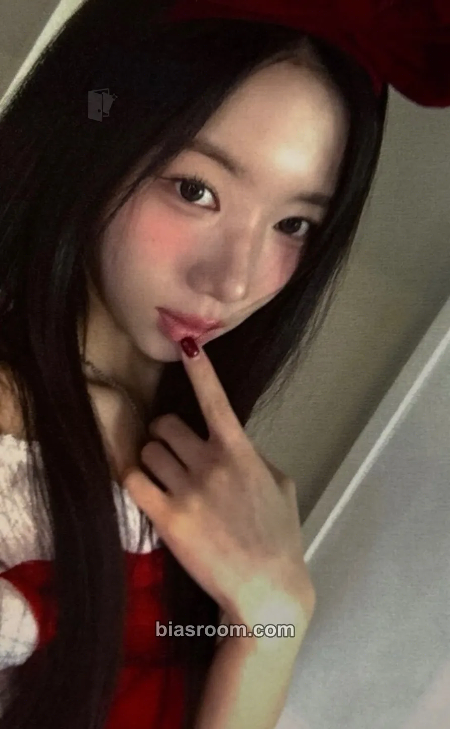 Hyeju "A new chapter of the party - messier, classier Goods package" Photocard - CLASSy - CLASSy K-pop photocard