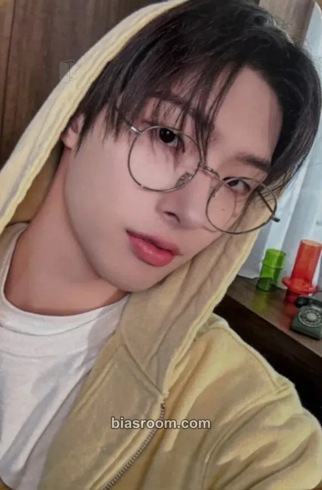 ATEEZ - Mingi - 2025 Season's Greetings - Rock Will Never Die Other season's greetings yes24 pob (pre-order benefit)