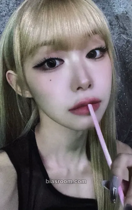 Suhyeon The Collective Soul and Unconscious: Chapter Two Photocard - Billlie - Billlie K-pop photocard