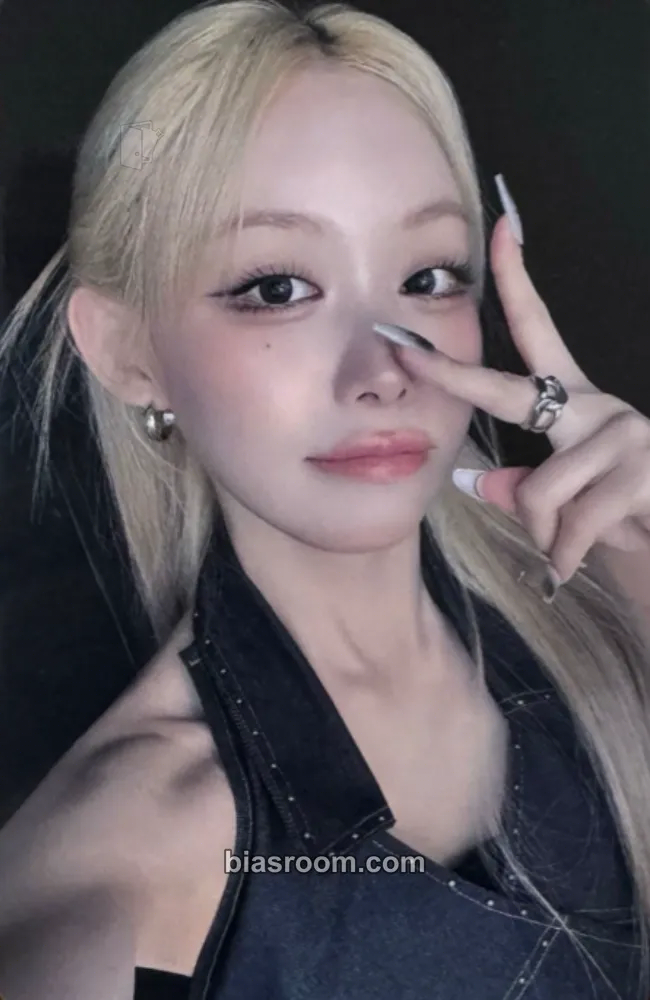 Suhyeon The Collective Soul and Unconscious: Chapter Two Photocard - Billlie - Billlie K-pop photocard