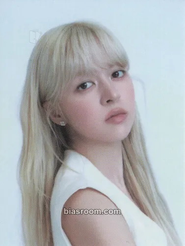 Lily Heavy Serenade Photocard - NMIXX - NMIXX K-pop photocard