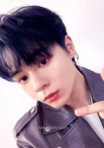 Shion Tsurubo CHALLENGER Photocard - JO1 - JO1 K-pop photocard