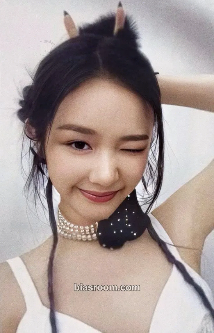 Pharita BABYMONS7ER Photocard - BABYMONSTER - BABYMONSTER K-pop photocard