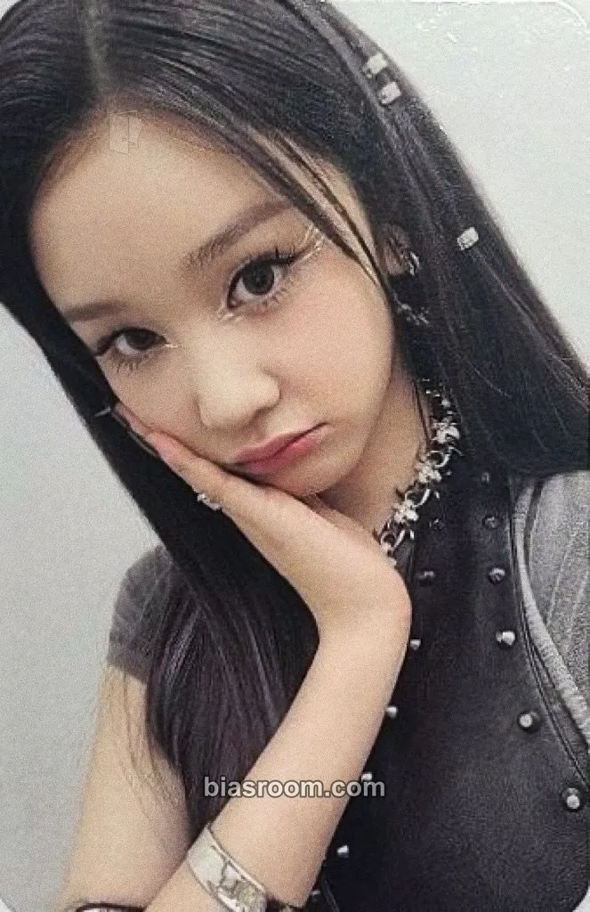 Pharita BABYMONS7ER Photocard - BABYMONSTER - BABYMONSTER K-pop photocard