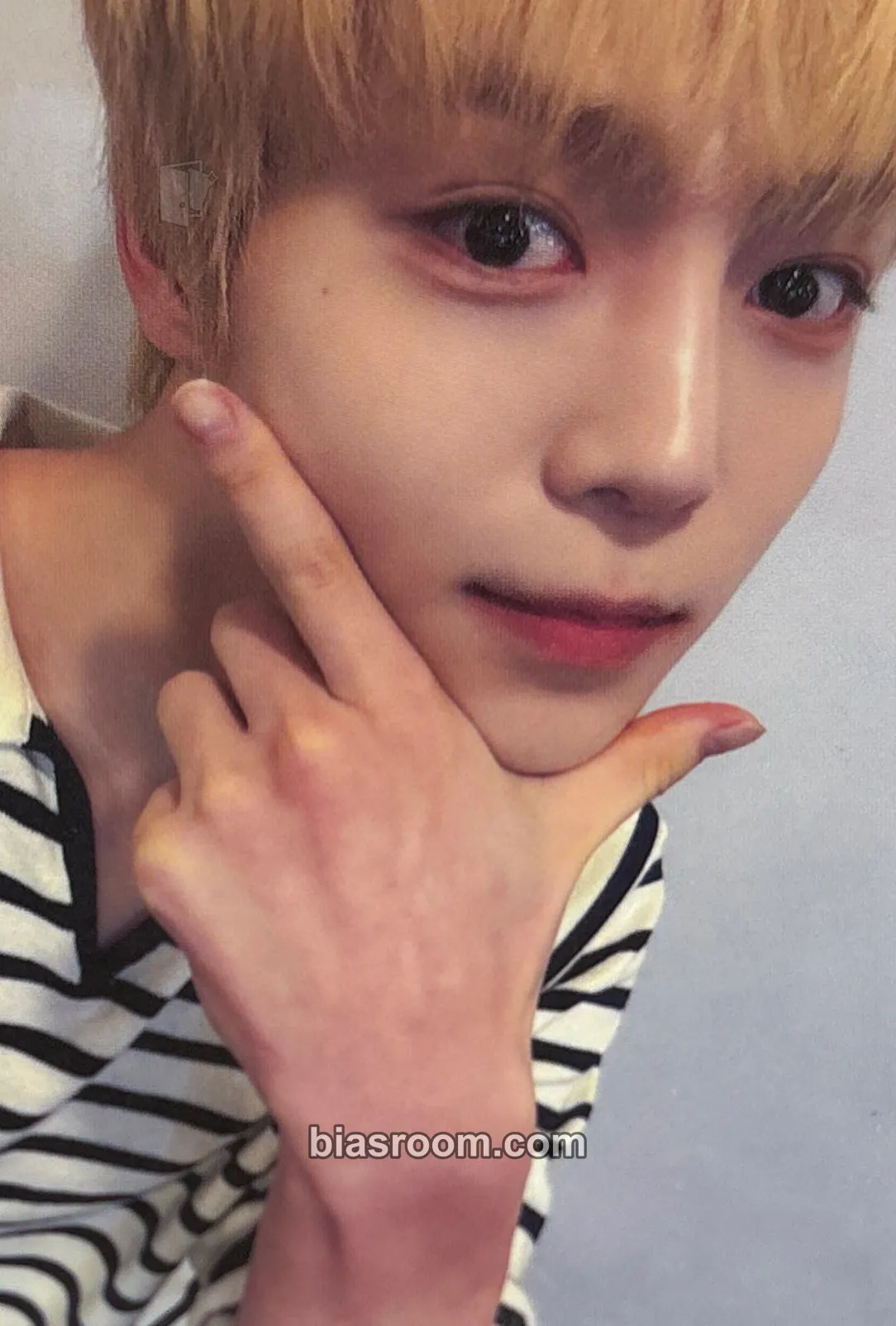 Minje Smoke Point Photocard - ALL(H)OURS - ALL(H)OURS K-pop photocard