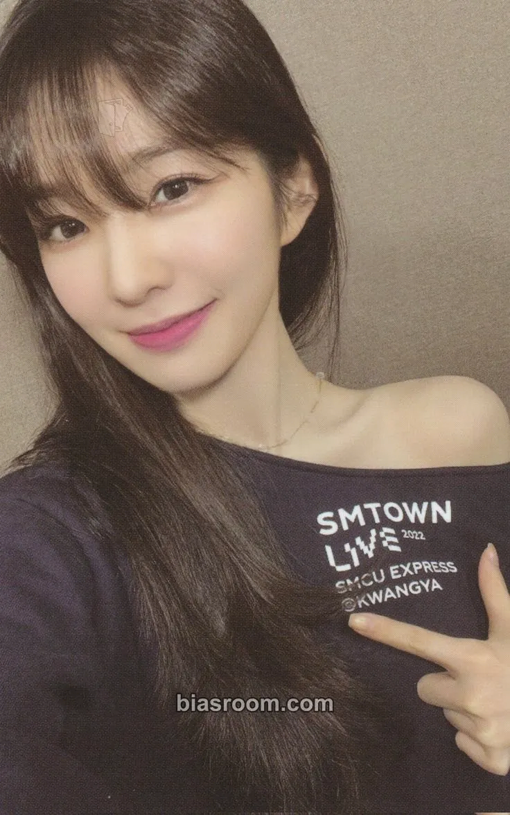 Irene SMTown Live 2022: SMCU Express Photocard - Red Velvet - Red Velvet K-pop photocard