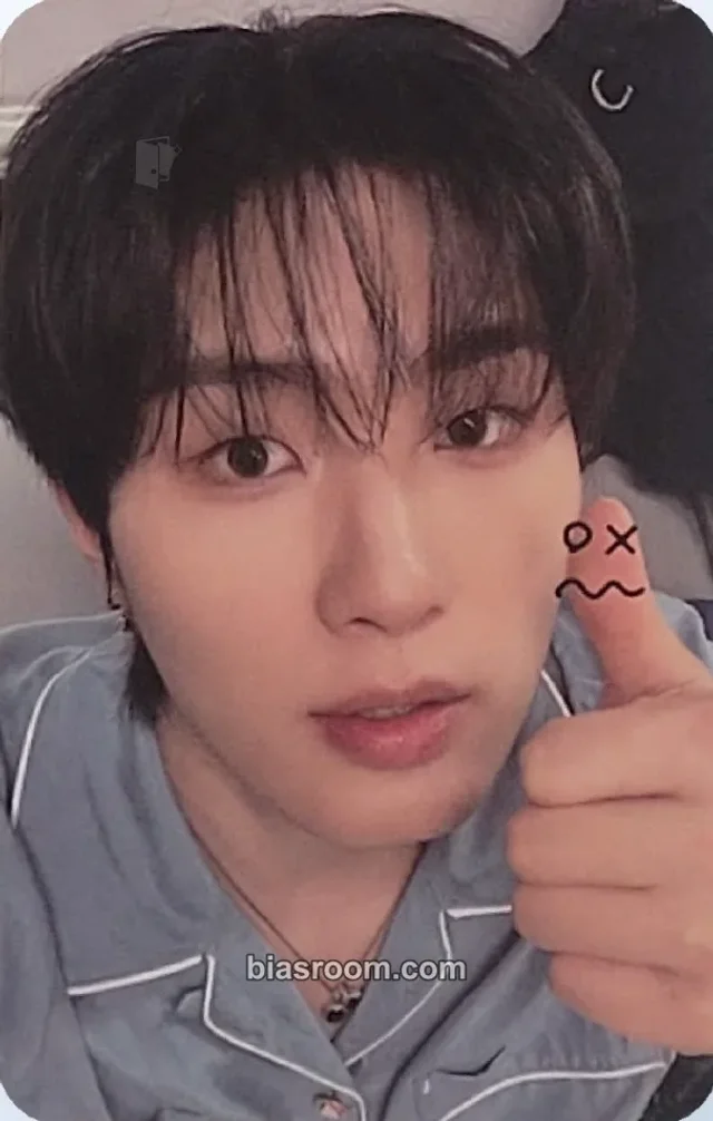 V01D - Jiseob - 01 Album cardiverse video call (fancall)