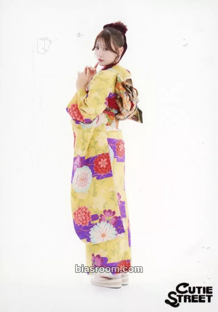 Risa Furusawa 5 Photo set - Furisode 2025 Edition Photocard - Cutie Street - Cutie Street K-pop photocard