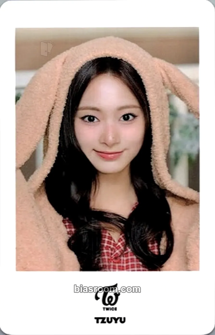 Tzuyu 2025 JYP JAPAN POP-UP "Holiday Morning" Photocard - TWICE - TWICE K-pop photocard