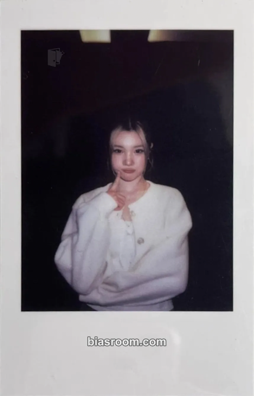 Juun The Chase Photocard - Hearts2Hearts - Hearts2Hearts K-pop photocard