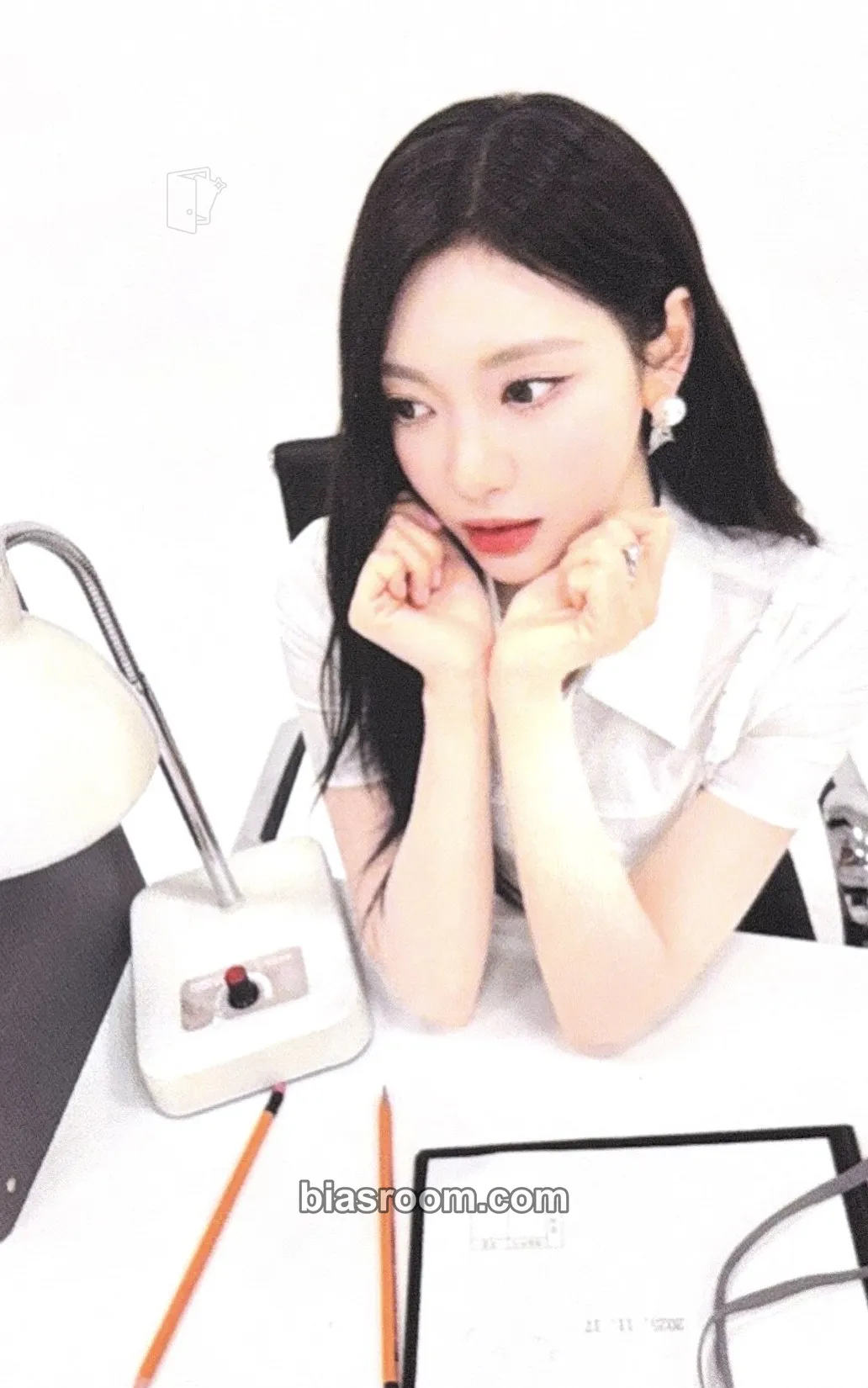 Ningning Season's Greetings (2025) Photocard - aespa - aespa K-pop photocard