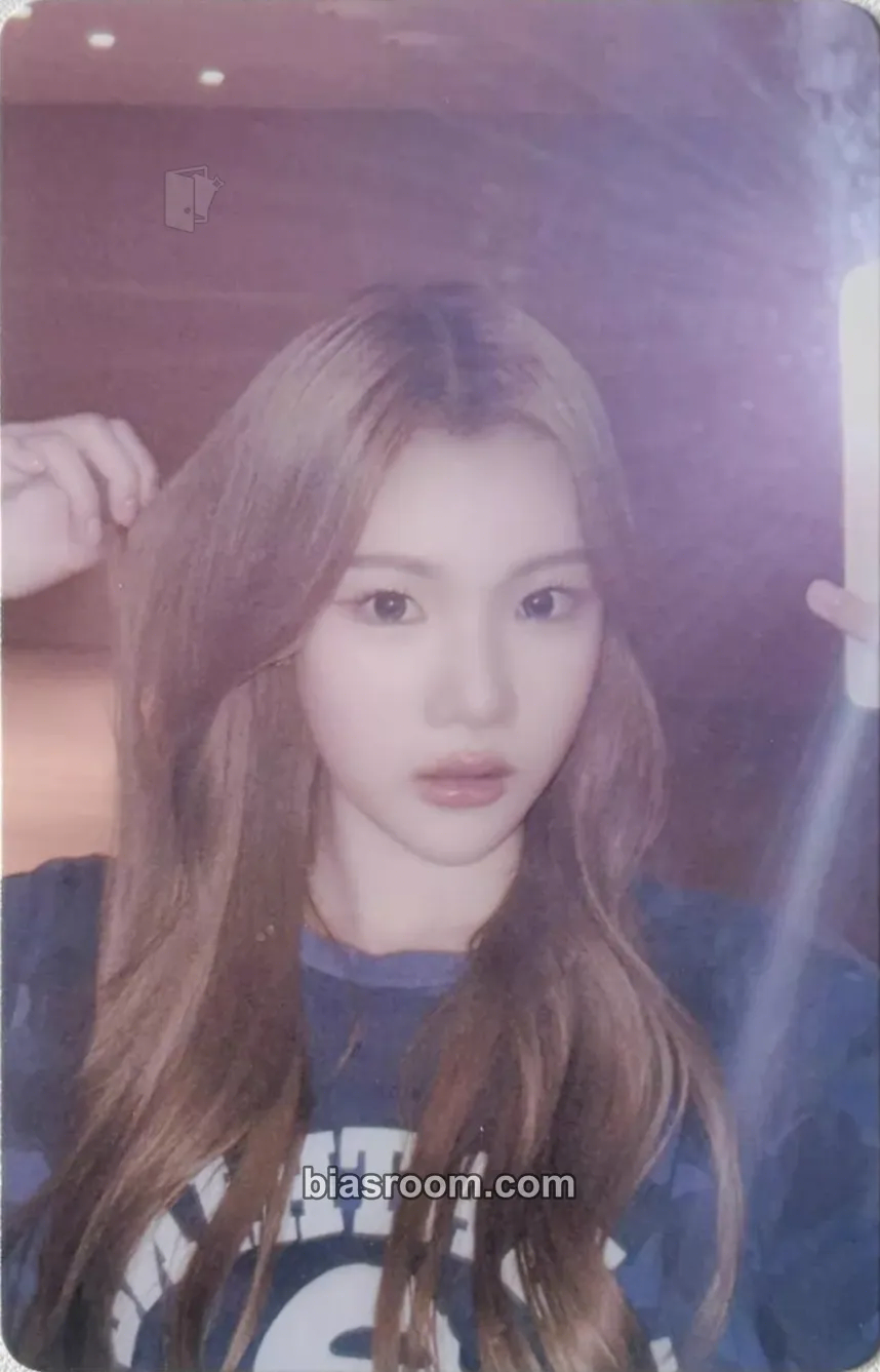 Juun The Chase Photocard - Hearts2Hearts - Hearts2Hearts K-pop photocard