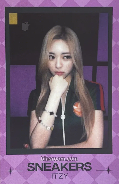 Yuna CHECKMATE Photocard - ITZY - ITZY K-pop photocard