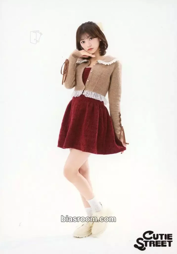 Kana Itakura 5 Photo Set - 2025 Valentine’s Costume Edition Photocard - Cutie Street - Cutie Street K-pop photocard