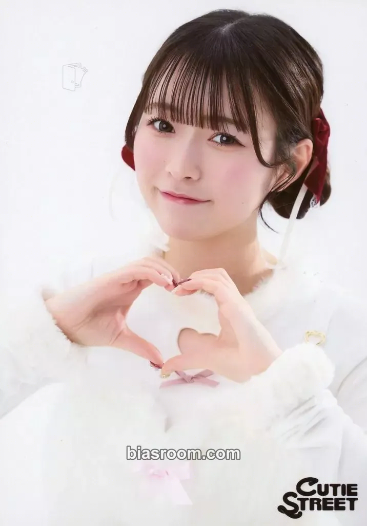 Miyu Umeda 5 Photo Set - 2025 Valentine’s Costume Edition Photocard - Cutie Street - Cutie Street K-pop photocard