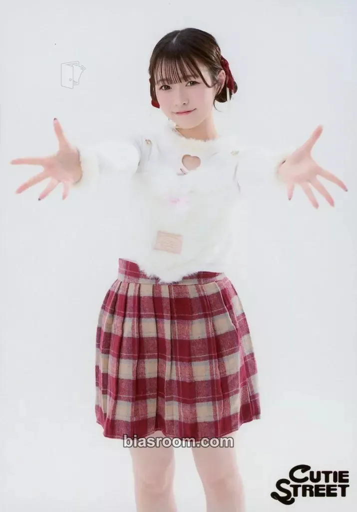 Miyu Umeda 5 Photo Set - 2025 Valentine’s Costume Edition Photocard - Cutie Street - Cutie Street K-pop photocard