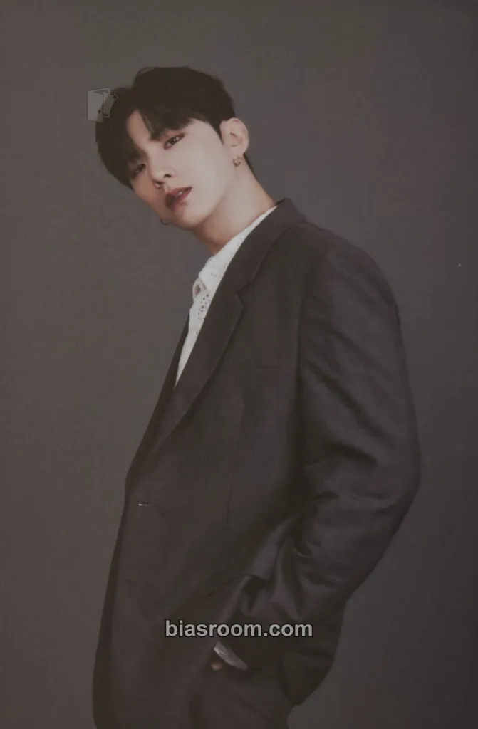 Kihyun 8th Fanclub Membership Photocard - MONSTA X - MONSTA X K-pop photocard