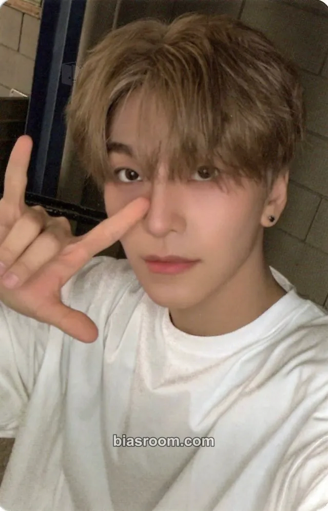 Xinlong DICON VOLUME Nº33 Photocard - ALPHA DRIVE ONE - ALPHA DRIVE ONE K-pop photocard