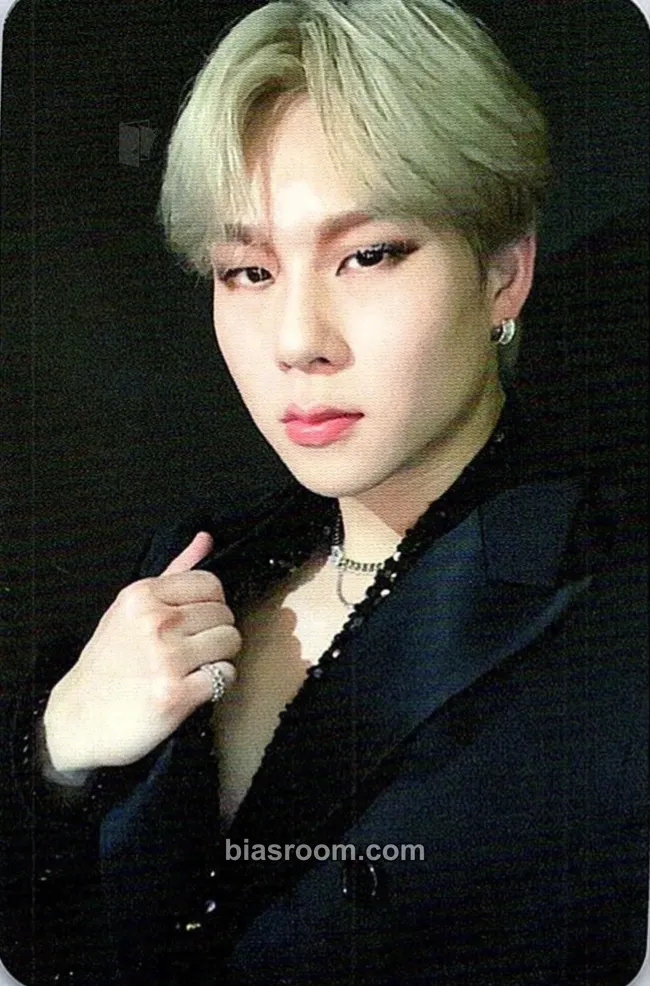 Joohoney Shape of Love Photocard - MONSTA X - MONSTA X K-pop photocard