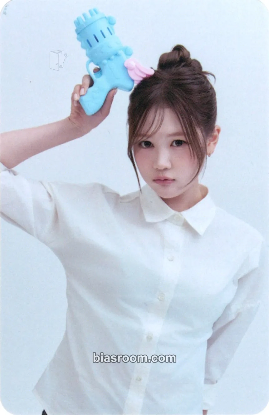 Ye-on S2U Official Membership Photocard - Hearts2Hearts - Hearts2Hearts K-pop photocard