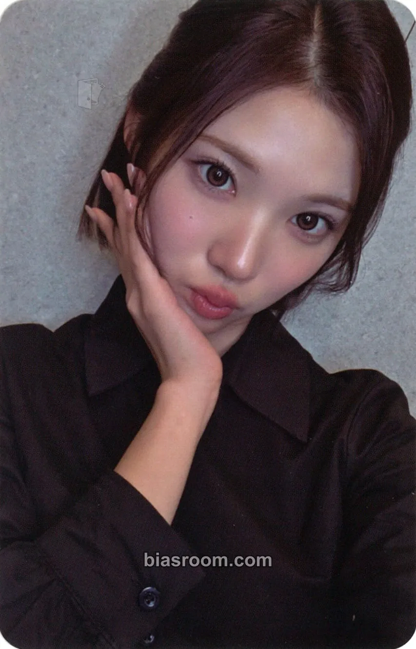 Jiwoo S2U Official Membership Photocard - Hearts2Hearts - Hearts2Hearts K-pop photocard