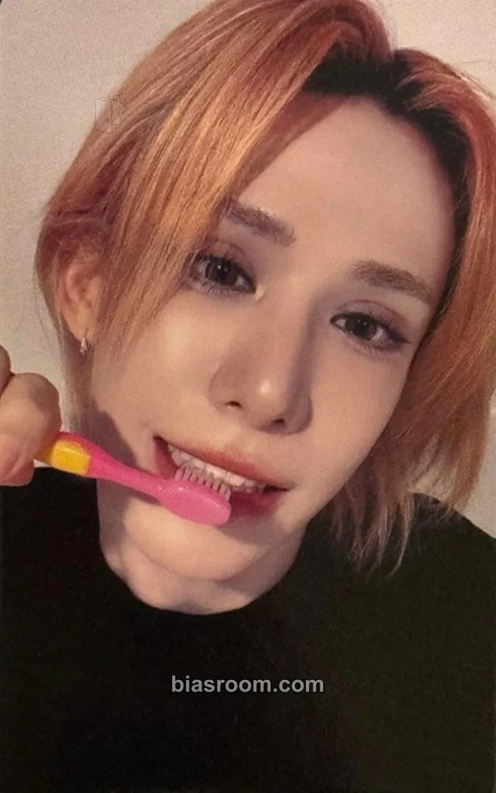 Wumuti I ONE Photocard - XLOV - XLOV K-pop photocard