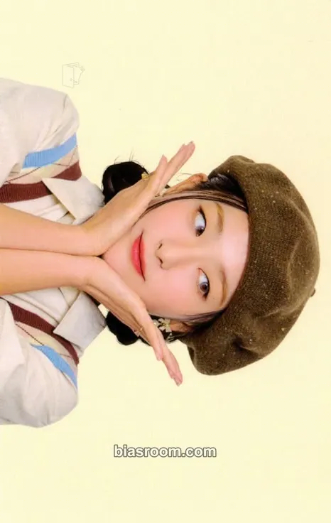 Seulgi 2023 Season's Greetings Photocard - Red Velvet - Red Velvet K-pop photocard