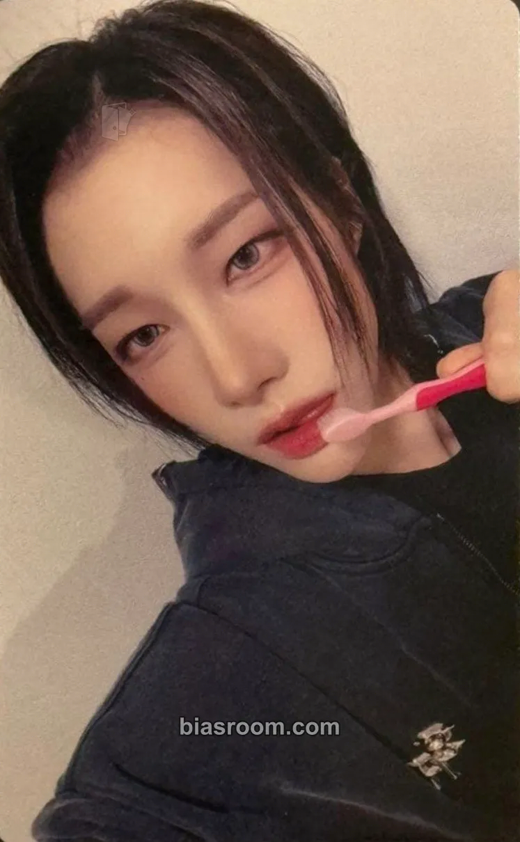 Rui I ONE Photocard - XLOV - XLOV K-pop photocard