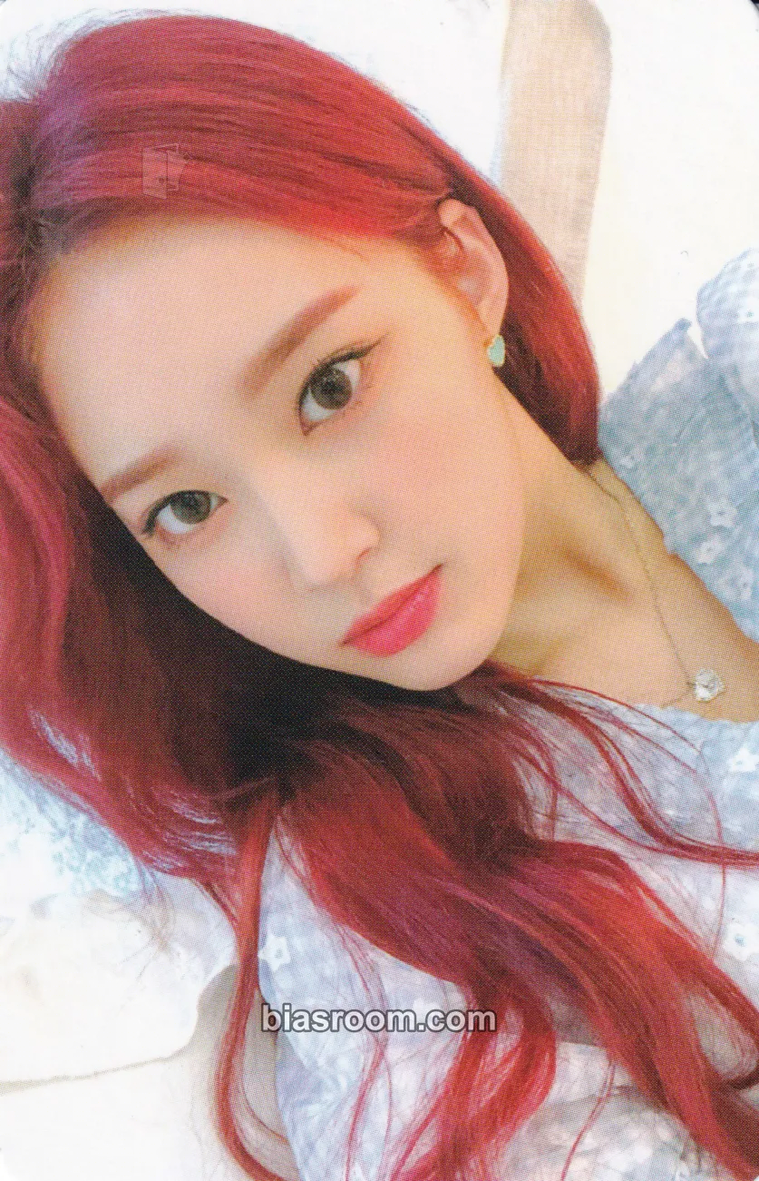 Zoa Play Game : Holiday Photocard - Weeekly - Weeekly K-pop photocard
