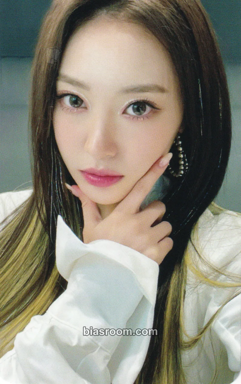 Zoa Play Game : Awake Photocard - Weeekly - Weeekly K-pop photocard