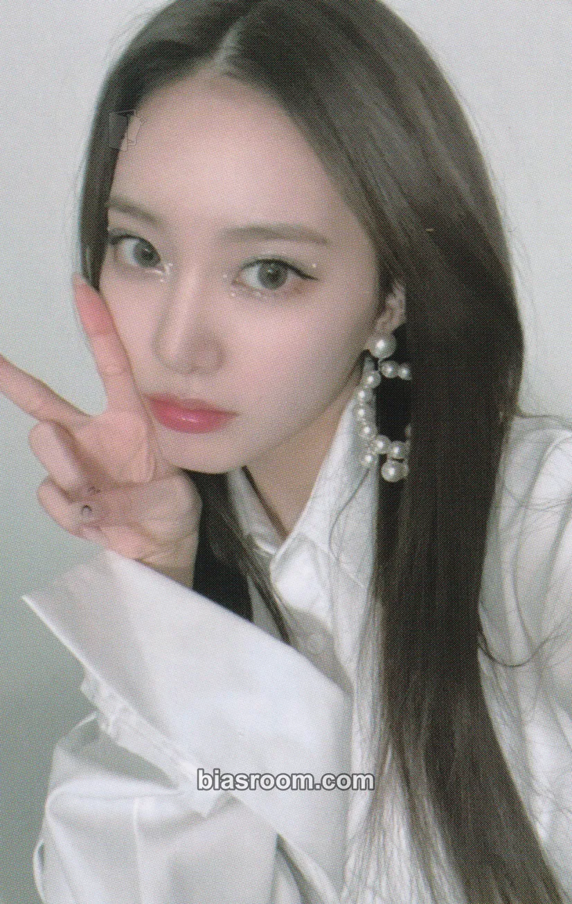 Zoa Play Game : Awake Photocard - Weeekly - Weeekly K-pop photocard