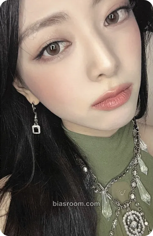 Yuna TUNNEL VISION Photocard - ITZY - ITZY K-pop photocard