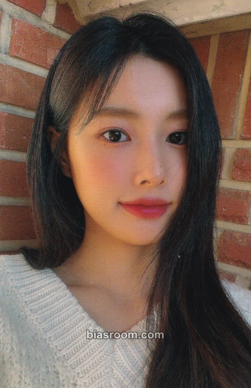 Hyewon W Photocard - Kang Hyewon - Kang Hyewon K-pop photocard
